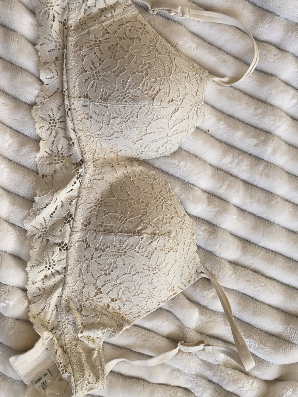 aerie Lace Wireless Bralette in Light Cream